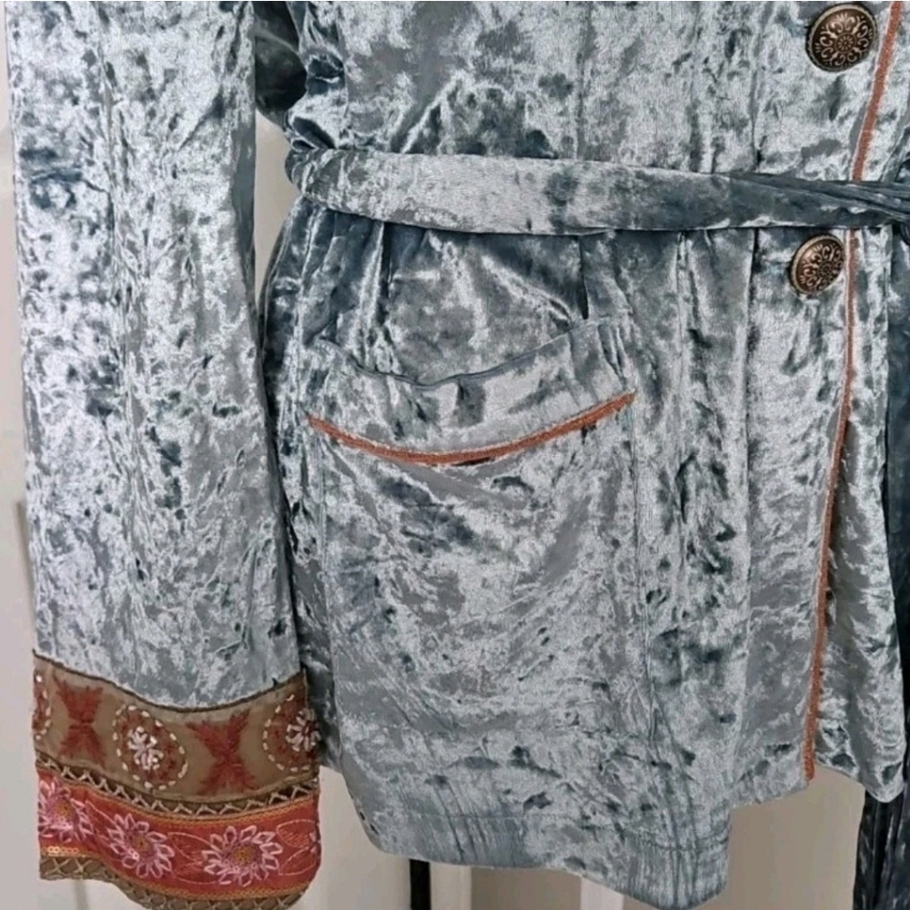 Aratta Silent Journey Crushed Velvet Smoking Jacket Blue Embroidered Belted S - Picture 6 of 12